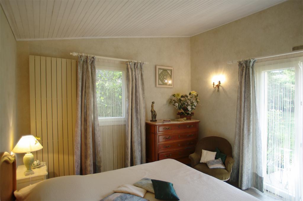 Marievalerianne Hotel Mirefleurs Luaran gambar